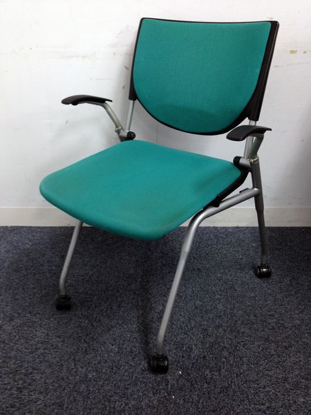 【シリーズ中ハイランクの背パッド・肘付き｜グッドデザイン受賞のネスティングタイプ】4脚在庫入荷！
                        プロスタック
                                    中古
            