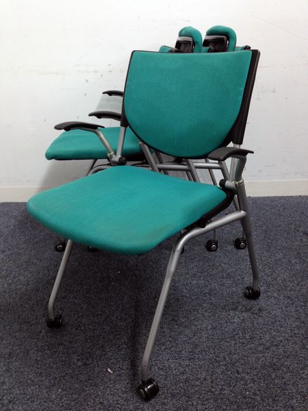 【4脚セットでお得！】【1セット限定】【シリーズ中ハイランクの背パッド・肘付き｜グッドデザイン受賞のネスティングタイプ】
                        プロスタック
                                    中古
            