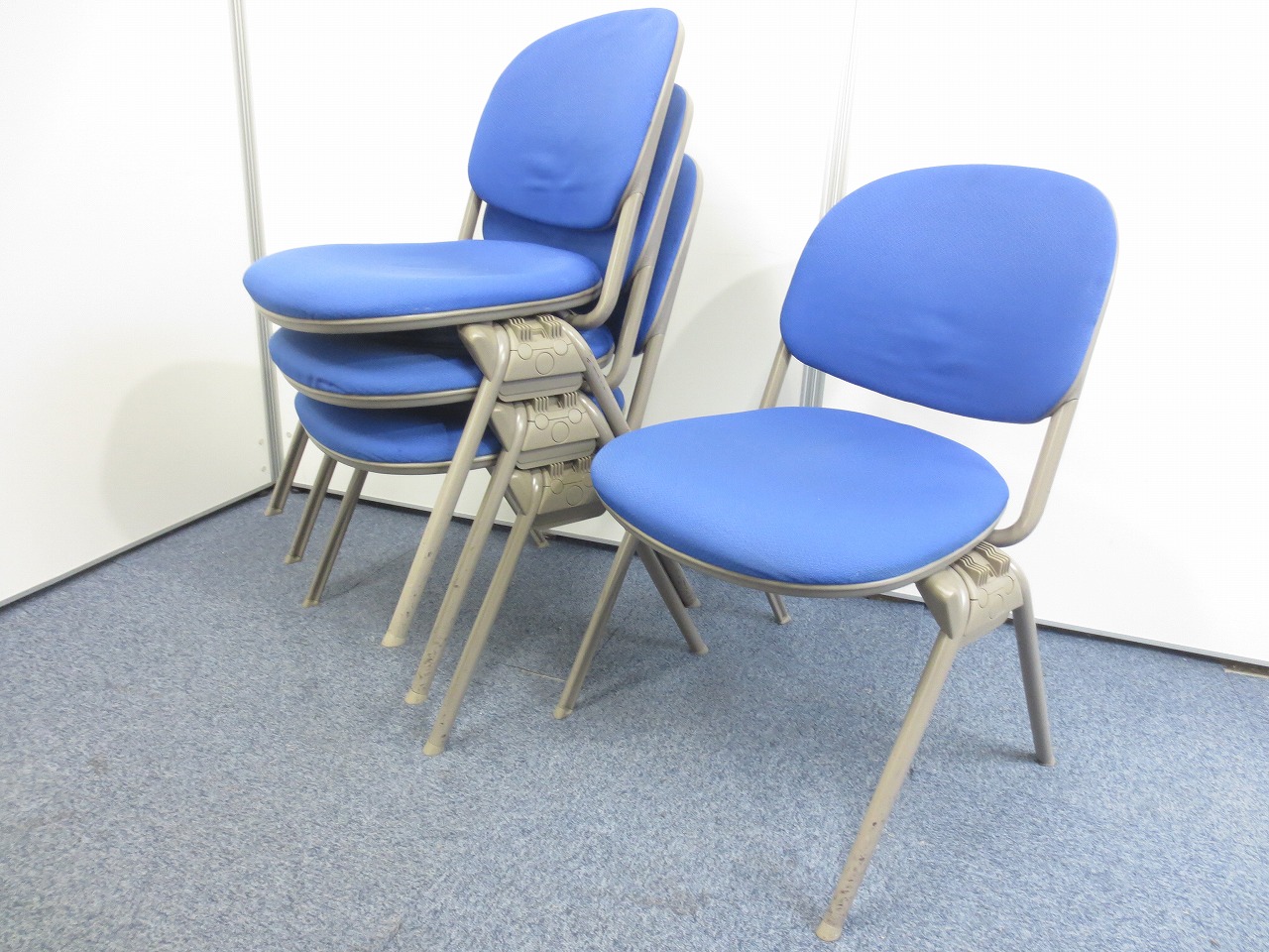 【ドン！と30脚セット】は如何でしょうか？国内メーカーオカムラ製！
                        トーションライン
                                    中古
            