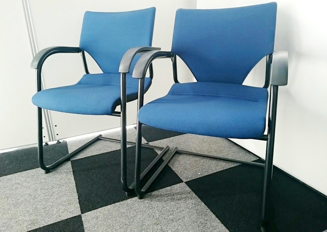 【1セット限定10,000円⇒5,000円へ】【2脚セット】在庫入れ替えの為、大幅値下げ！Wilkhahn(ウィルクハーン)モダス　ミーティングチェア■ブラックフレーム【デザイナーズ家具】
                        
                                    中古
            