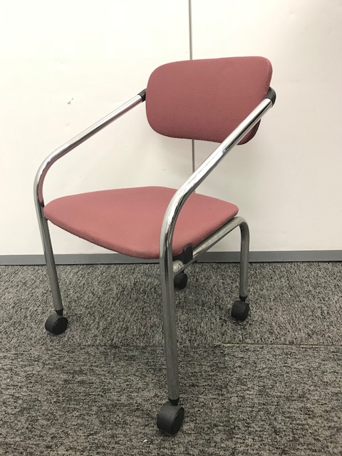 【在庫入れ替え特価品14脚】コクヨ製会議用チェア　重ねて収納可能
                        
                                    中古
            