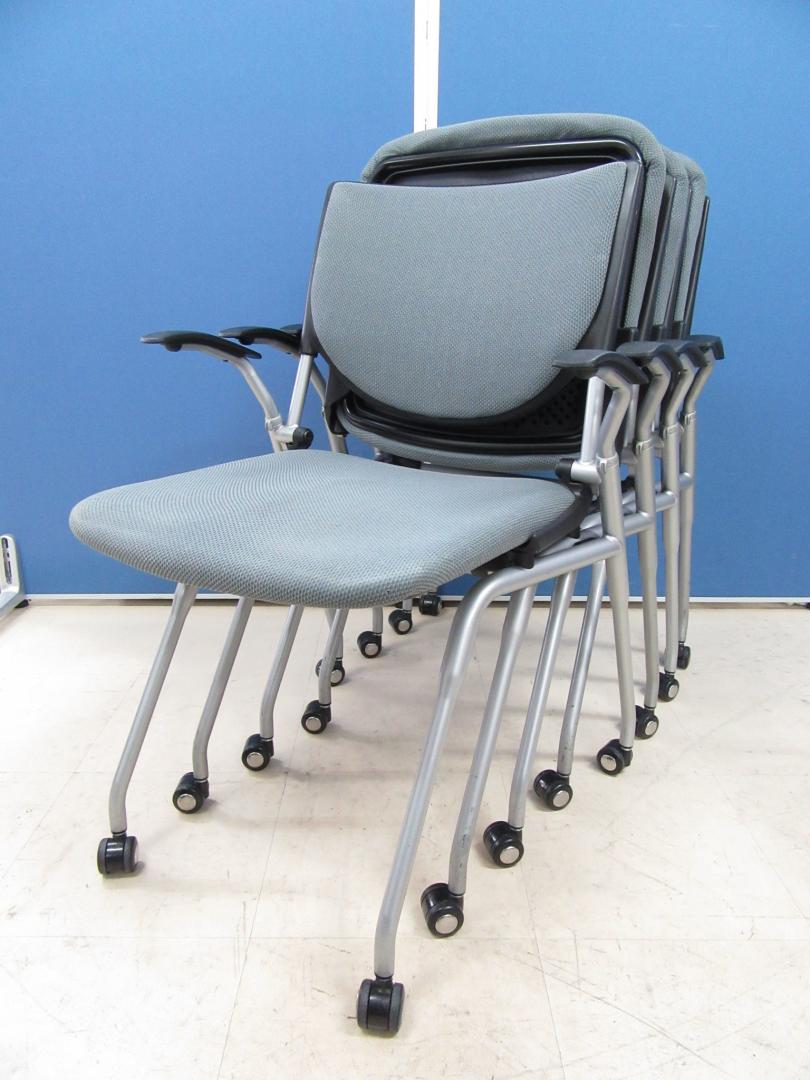 [単品購入￥18,000⇒セット購入￥16,000]岡村製作所製 スタッキングチェア4脚セット■座面を跳ね上げて収納可能!!会議後の後片付けもスムーズに!![ネスタブル][背パッドタイプ] 
                        プロスタック
                                    中古
            