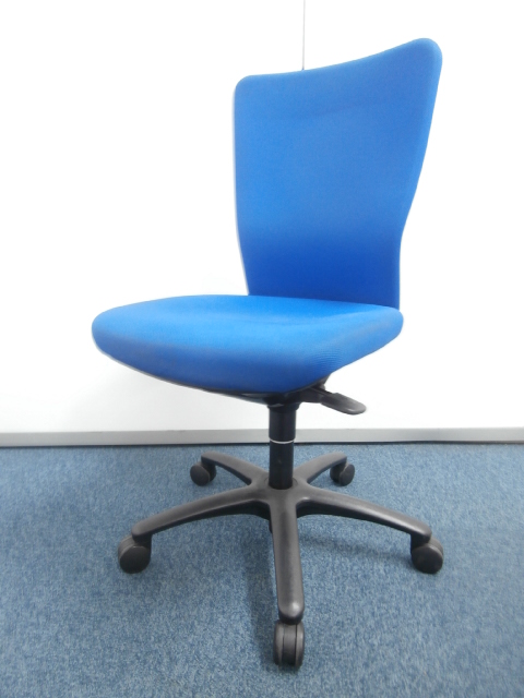 【６脚限定入荷！！】ブルーの大人気ＯＡチェア！！
                        カロッツア
                                    中古
            