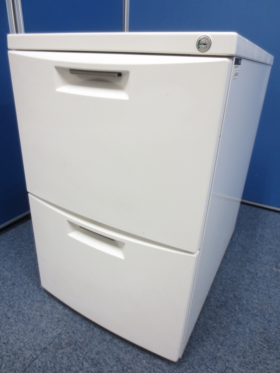 【人気のホワイトカラー】イトーキ製2段ワゴン！ラスト1台につき特別価格！
                        CZ
                                    中古
            