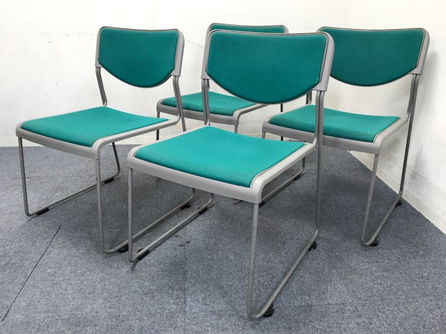 【4脚セット商品！】イトーキ製スタッキングチェア｜4脚まとめて会議室や休憩室にどうぞ！
                        スタッキングチェア
                                    中古
            
