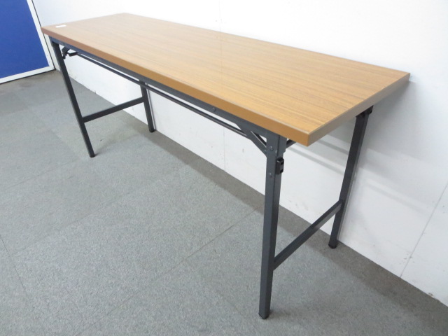 【未使用品！状態良好！】■イトーキ　折りたたみテーブル　■W1500×D450mmタイプ　■チークカラー（木目柄天板）
                        BE
                                    新古品
            
