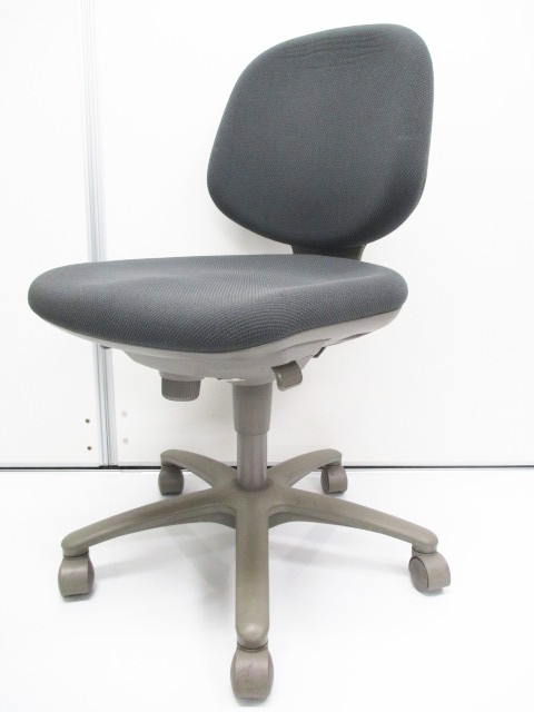 【定番中の定番品！】10脚揃うシンプルチェア！■オカムラ製SX■どこにもなじむグレーカラー【中央区】【日本橋】【中古オフィス家具】【ロット品】
                        SX
                                    中古
            