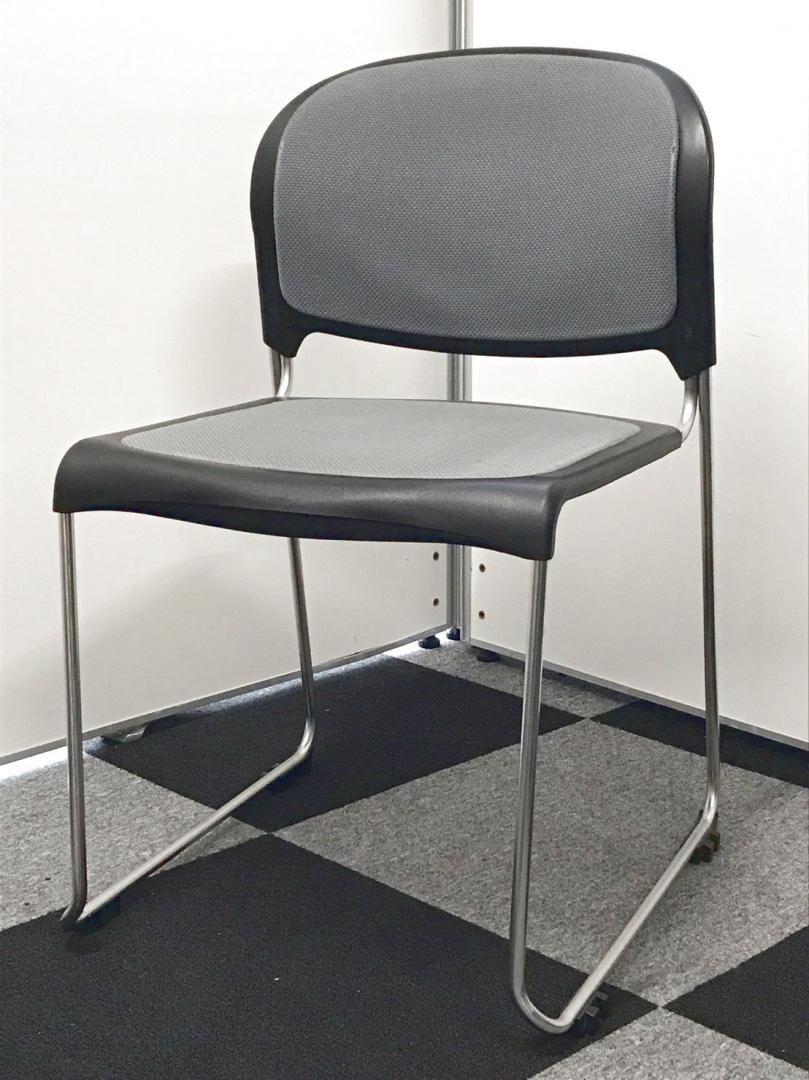 【今だけ大量30脚！】【収納スペースをコンパクトに!!】定番のデザイン、オカムラ製のスタッキングチェア
                        
                                    中古
            