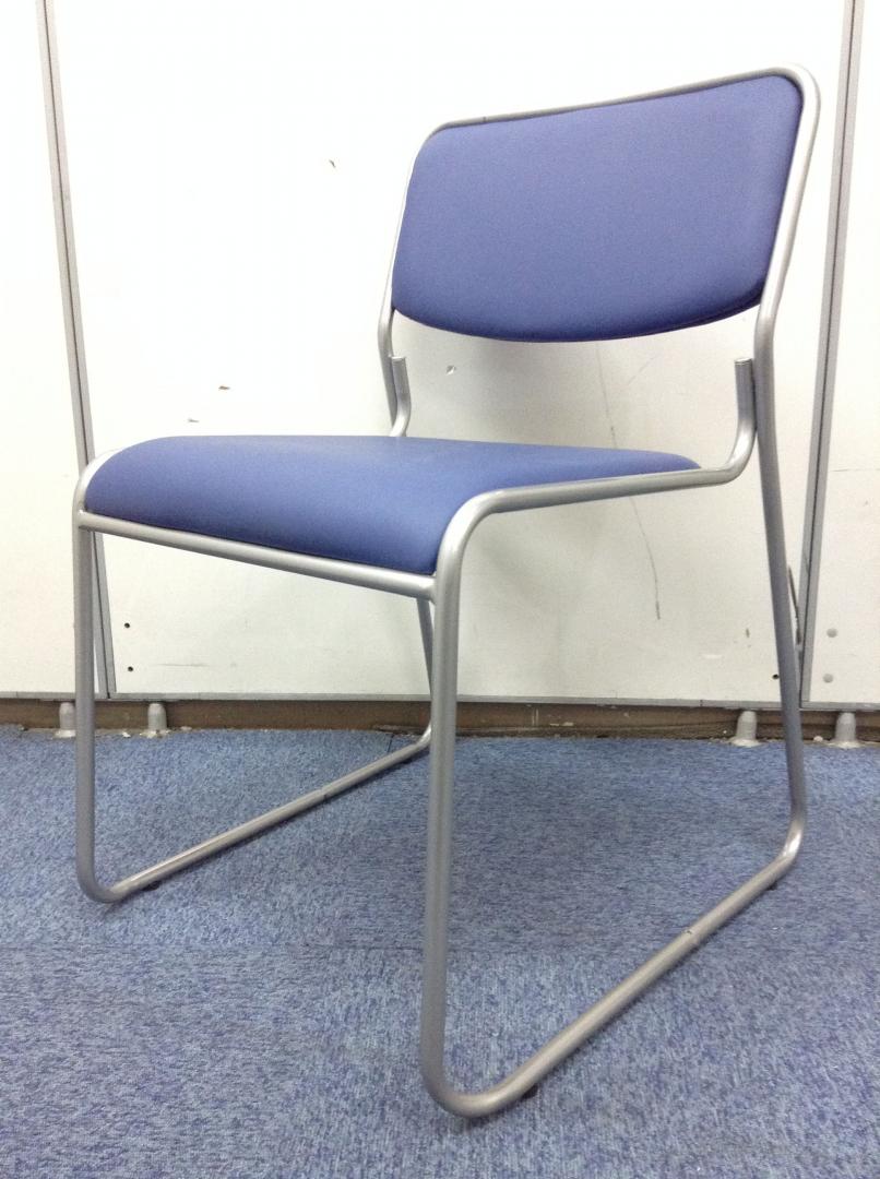 【新古品】レザーなので汚れに強い！
                        
                                    新古品
            