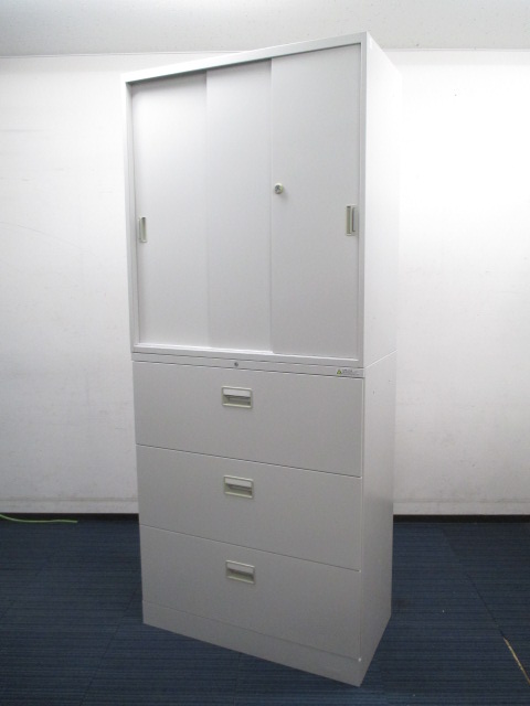 【引き違い扉は前面のスペースがいりません】書庫セット(3枚引き違い+3段ラテラル)　■収納量抜群！■オカムラ製42型 【中央区】【日本橋】【中古オフィス家具】
                        42
                                    中古
            