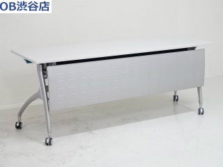 品切れ【地方倉庫在庫品】ホワイトとシルバーのスタイリッシュなフォールディングテーブル/イトーキ製/【RA】【360】
                        リリッシュ
                                    中古
            