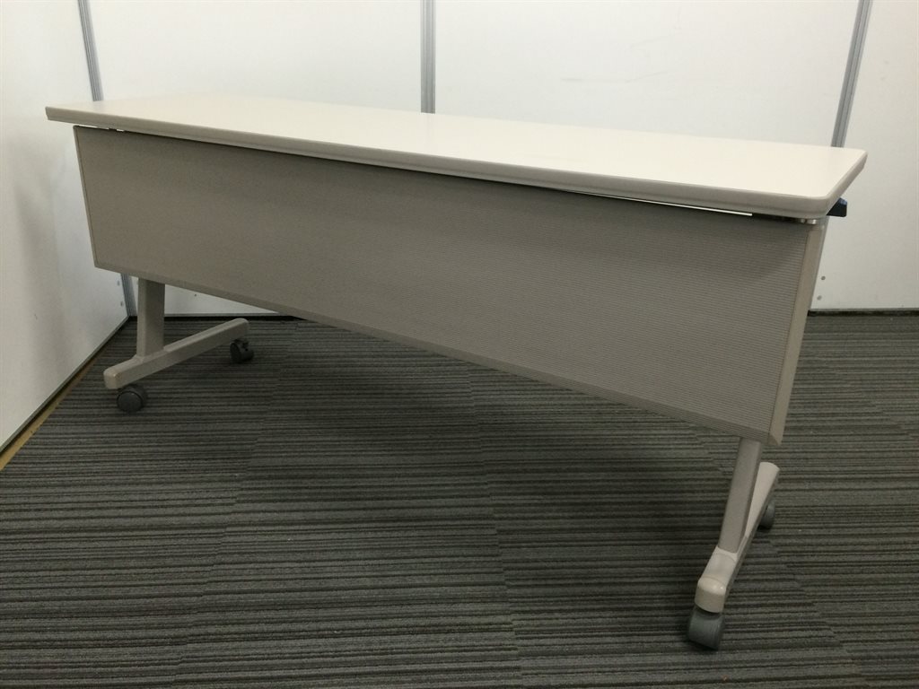 【1台限り】サイドスタックテーブル 天板が折り畳み可能なミーティング用テーブル/キャスター付き
                        
                                    中古
            