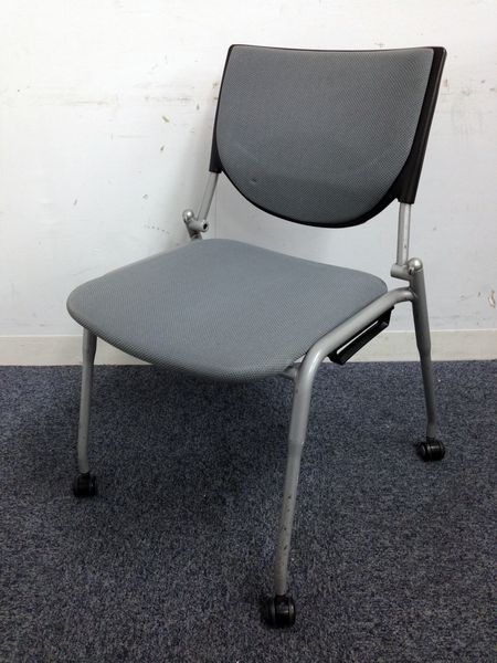 【おつとめ】【残り2脚のため！】背パッドタイプのゆったり出来る会議チェア【キャスター付き】【垂直
スタック】
                        プロスタック
                                    中古
            