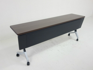 【地方倉庫在庫品】【W1800の大型テーブル!!】会議などにおすすめ!!【RA】【372】
                        その他シリーズ
                                    中古
            