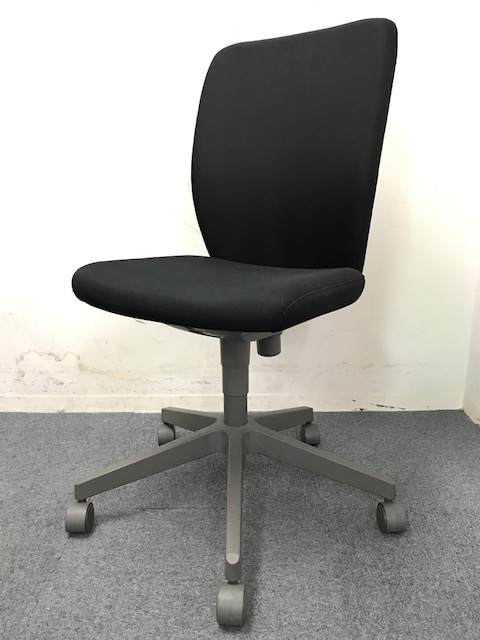 【8脚入荷】｜チェロチェア｜ブラック｜人気のハイバック仕様！
                        チェロ
                                    中古
            