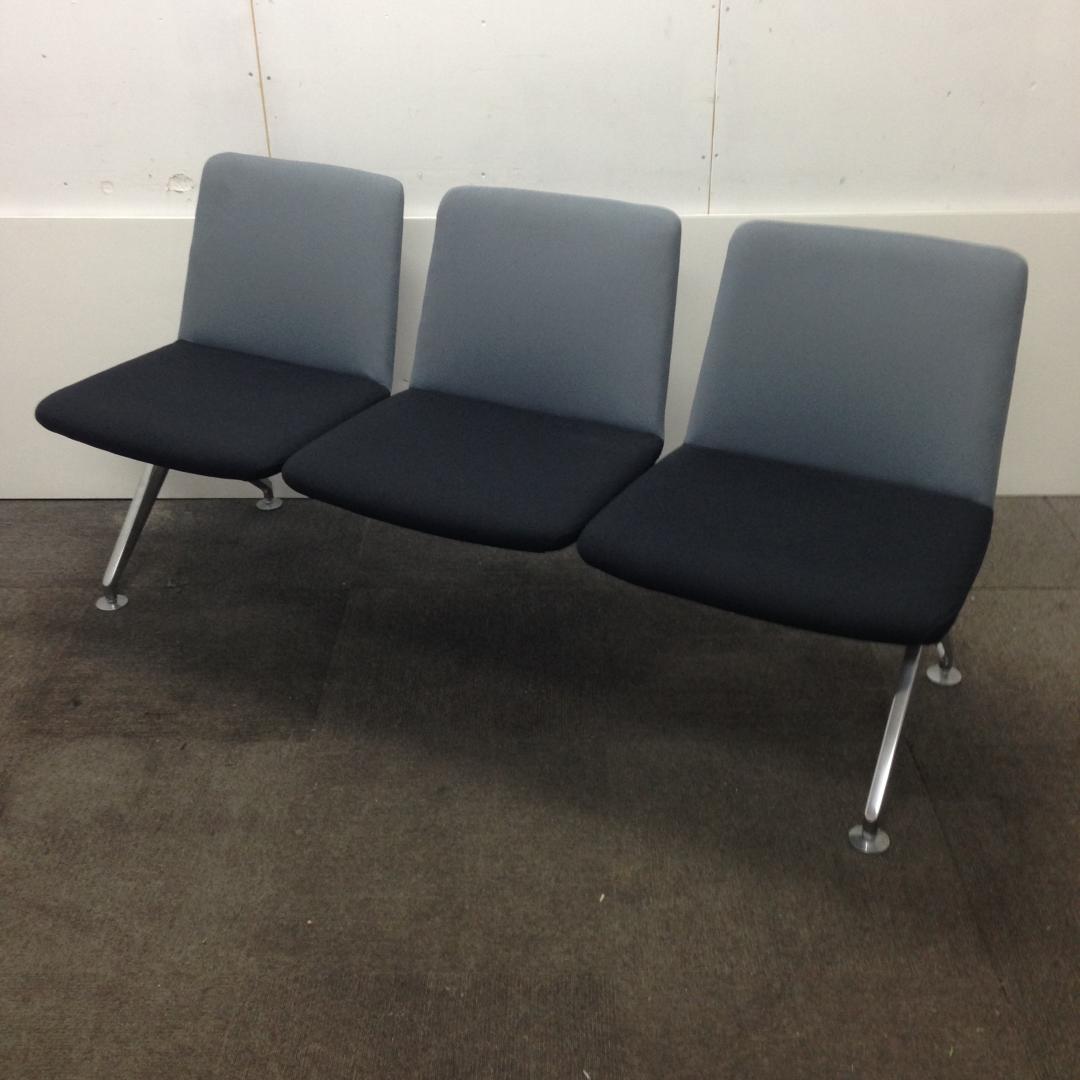 【受付待ちの必需品チェア】病院や役所で見受けられるロビーチェア
                        LBシリーズ
                                    中古
            