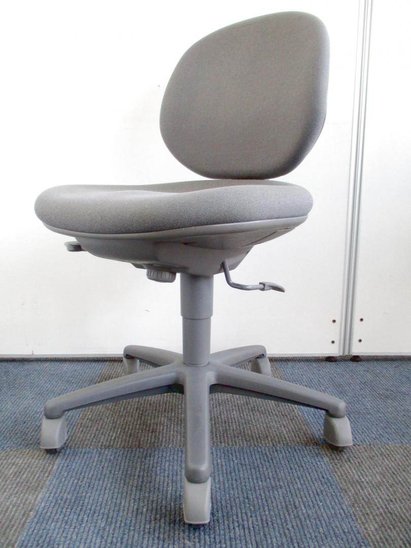 【在庫入れ替えセール品】【13脚の大量入荷でお手頃価格！】内田洋行のジャスト！【全員分揃えたい方におすすめ！】
                        ジャスト
                                    中古
            