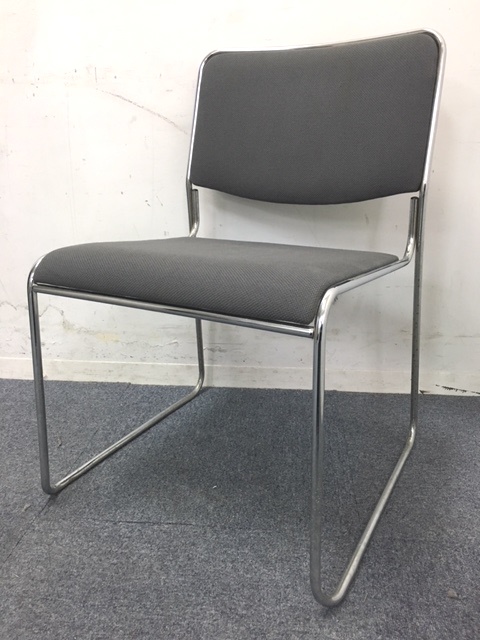 【12脚入荷】｜定番のスタッキングチェア｜シンプルで使いやすい！
                        
                                    中古
            