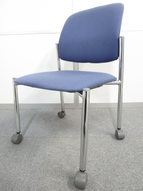 【スムーズに動かせるキャスター付！】■イトーキ　スタッキングチェア　ブルー　■クッション性が良く長時間の会議にもオススメ！
                        ミーティングチェア LKシリーズ
                                    中古
            