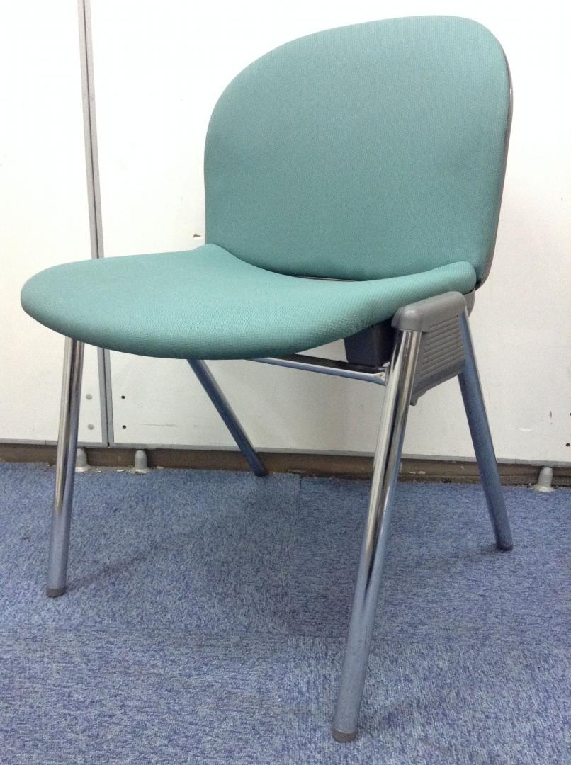 【コクヨ】重ね収容可能！重量感有りのしっかりとしたチェアですよ！
                        イクスチェアー(IX CHAIR)
                                    中古
            