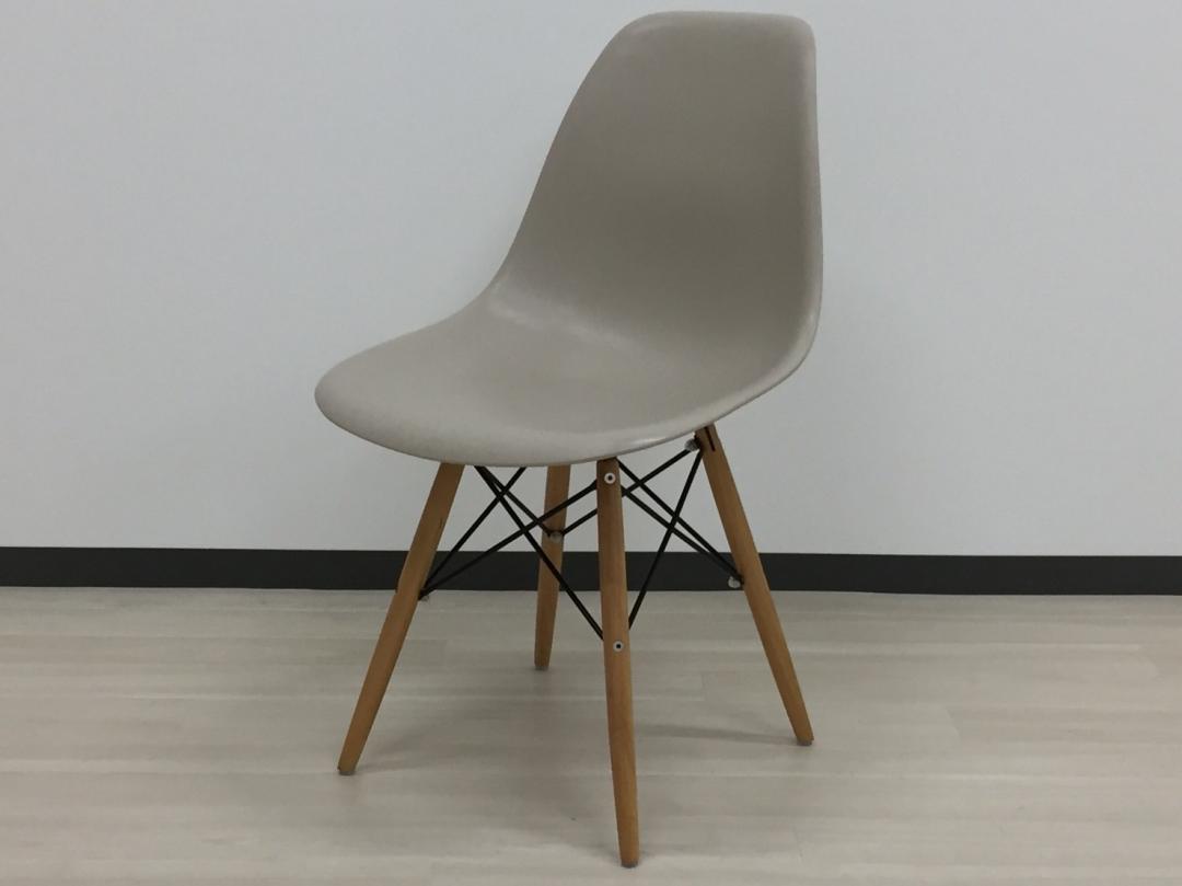[11月1日つくば店オープン!]イームズシェルチェア ドゥエルレッグベース　リプロダクト品
                        
                                    中古
            