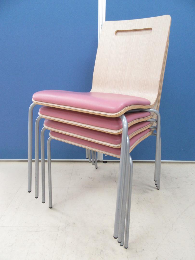 [単品購入￥14,000⇒セット購入￥13,000]スタッキングチェア キーノ2 4脚セット■ナチュラル(木目)×ピンク■ビニールレザーでお手入れ簡単!!食堂や休憩室のチェアとしておすすめです!![フードコートチェア]
                        
                                    中古
            