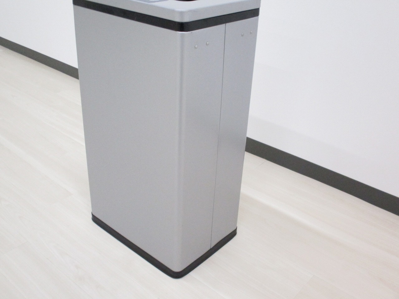 【11月1日つくば店オープン！】各部屋に1台ずつ！ダストボックス！
                        
                                    中古
            