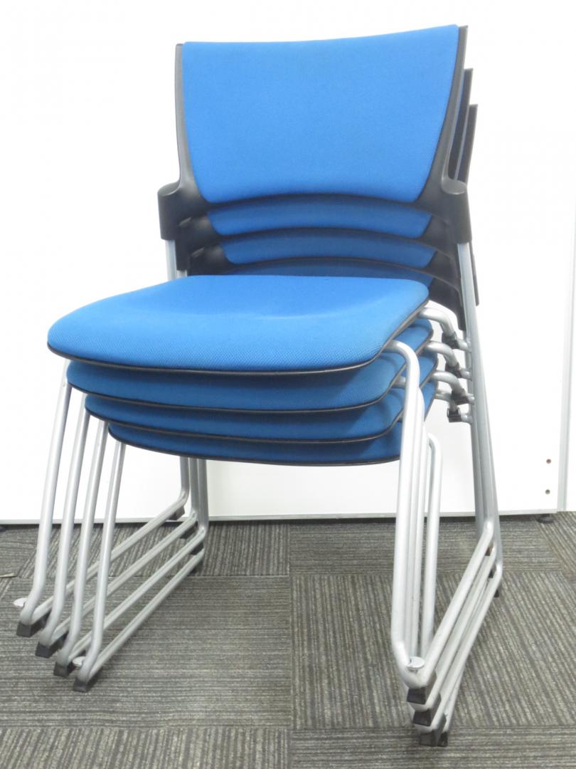 【4脚セット】【イトーキ(ITOKI)製スタッキングチェア】■イトーキ■ブルー■スタッキングチェア■まとめてセット!!お得です!!
                        マノス
                                    中古
            