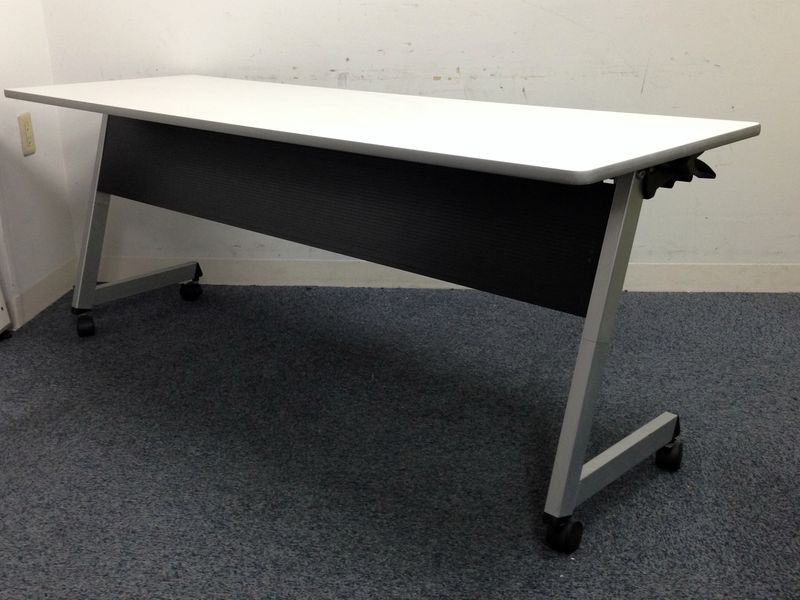 【今なら6台揃います！】キレイなホワイト色天板｜便利なフラップテーブル【幕板付】
                        XF type-L
                                    中古
            