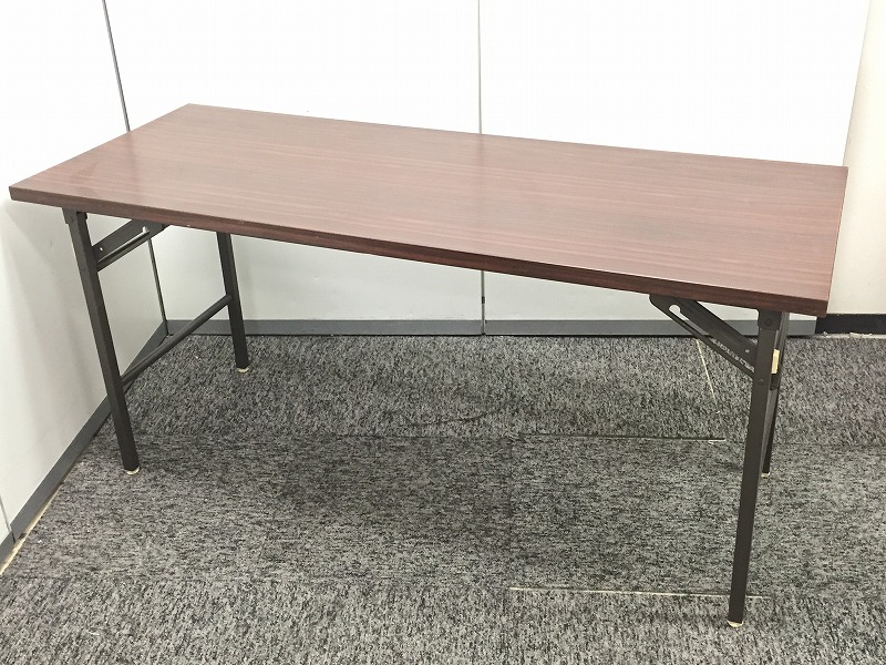 【訳有り商品】の為、お安く販売致します！【折り畳みテーブル】
                        不明
                                    中古
            