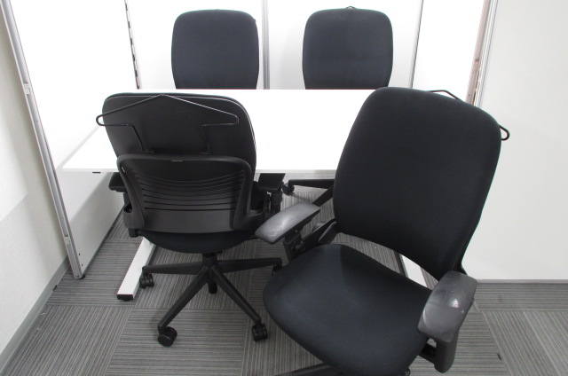 お手頃価格の新古品テーブルとハイグレードチェアのセット！
                        FAT-series
                                    中古
            