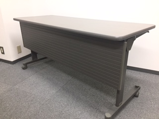 6台入荷｜研修や会議で大活躍｜キャスター付きの為ラクラク移動！！
                        その他シリーズ
                                    中古
            