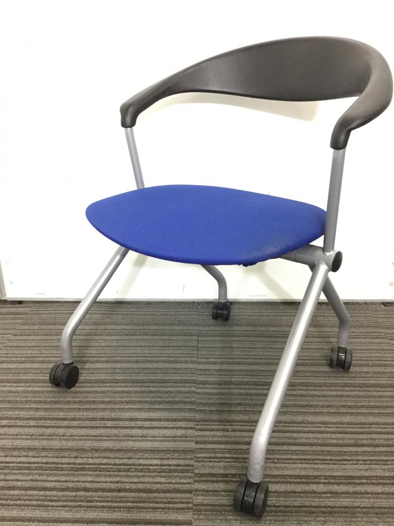 【定番シリーズ】鮮やかなブルーのネスティングチェア2脚入荷いたしました！
                        その他シリーズ
                                    中古
            