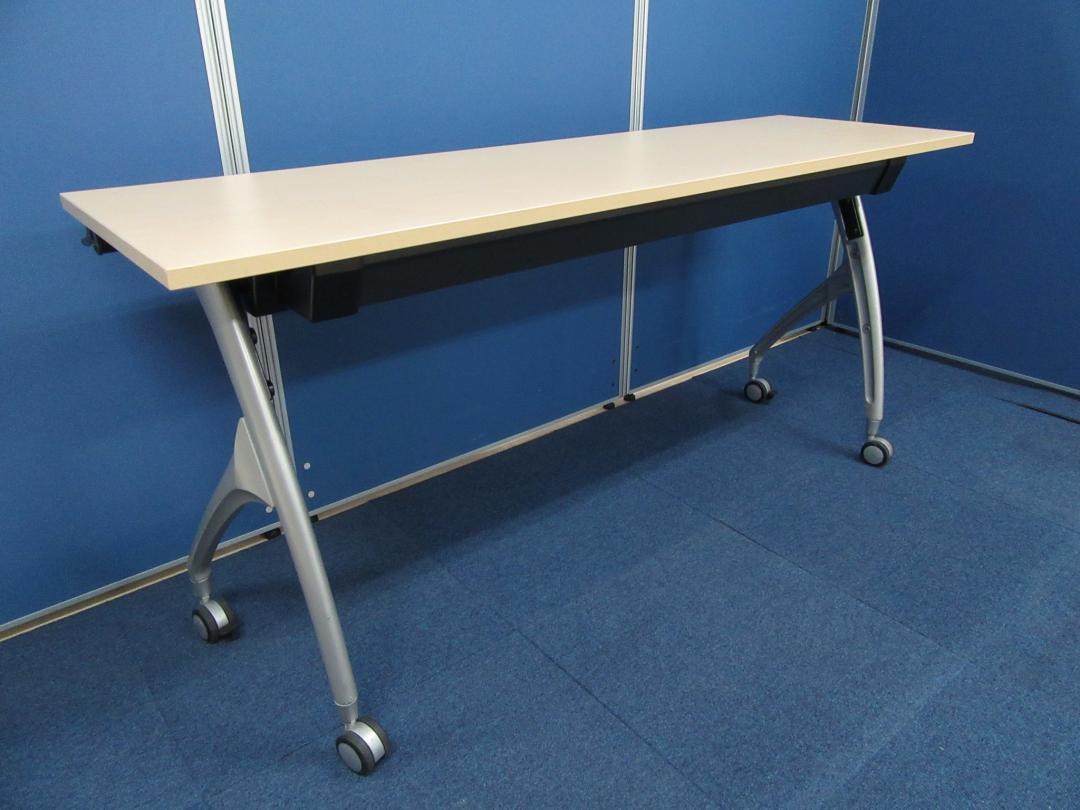 [人気のリリッシュ2!!]イトーキ(ITOKI) サイドスタックテーブル 横幅1500mm/奥行450mm■会議や研修・セミナー等でのご使用におすすめです!![天板カラー：フェアメープル][天板角部：直角タイプ]
                        リリッシュ2
                                    中古
            