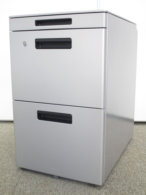 【倉庫内在庫品】今なら数が揃います！★未来感あふれるなシルバー｜フリーアドレス向けワゴン！収容力が違う！
                        GTワゴン
                                    中古
            