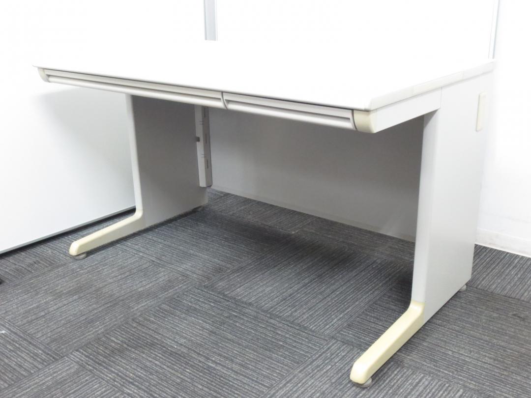 【残り1台！特価品！】広々と使用可能!!　オカムラ製　
                        SD-eデスクシステム
                                    中古
            