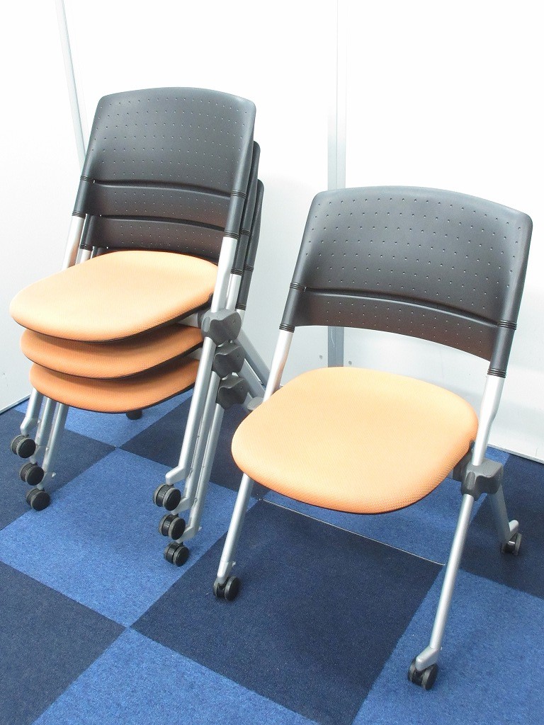 4脚セットがお得！縦にも横にも重ねられるチェア！【セット商品】【10%OFF】
                        リータ
                                    中古
            