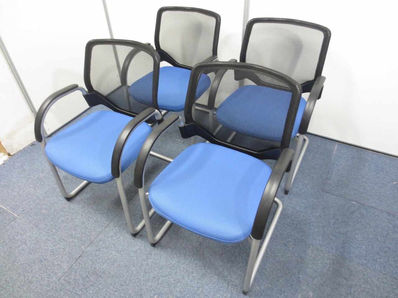 【4脚セット！】国産メーカー人気チェアが4脚セット！単品購入よりも10％オフ！
                        エアリ
                                    中古
            