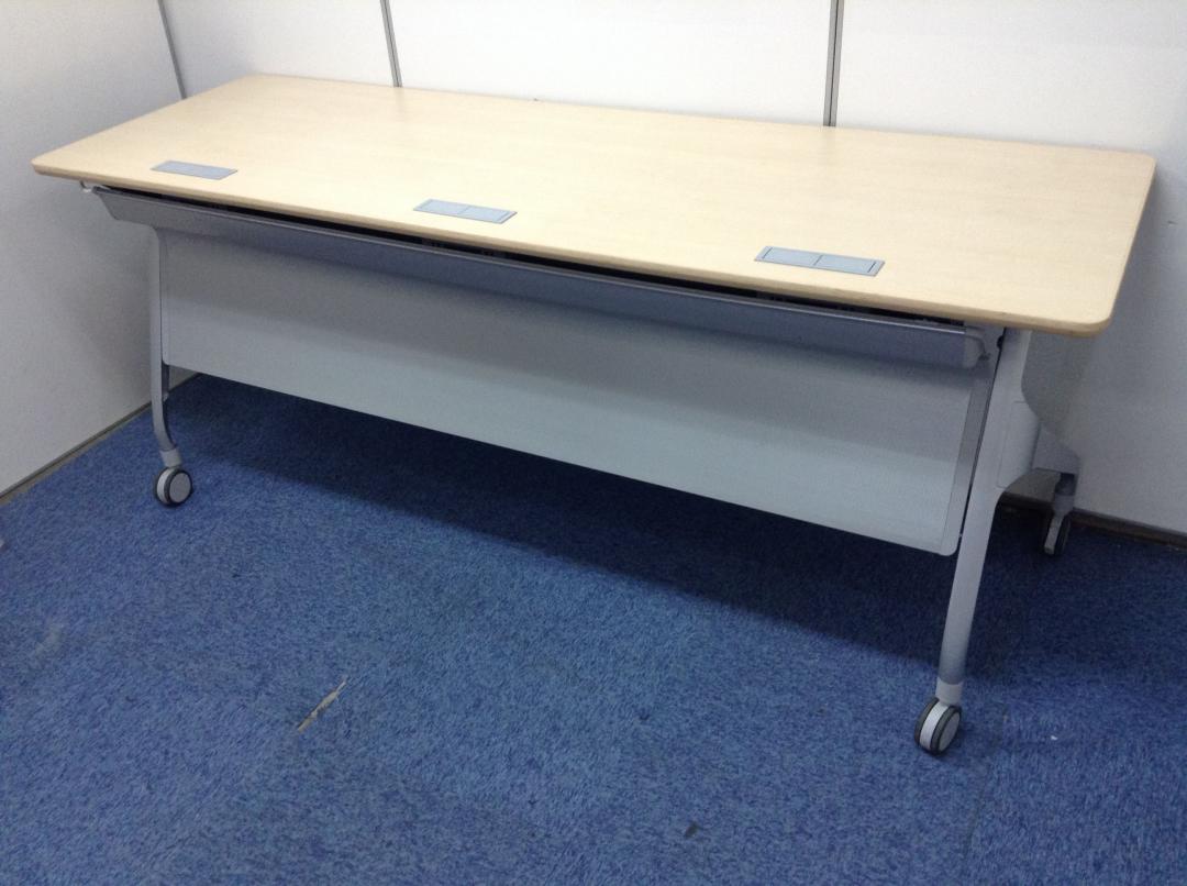 国内トップメーカー　コクヨ製　スタックテーブルがロット入荷致しました。【KT在庫】
                        エピファイ
                                    中古
            