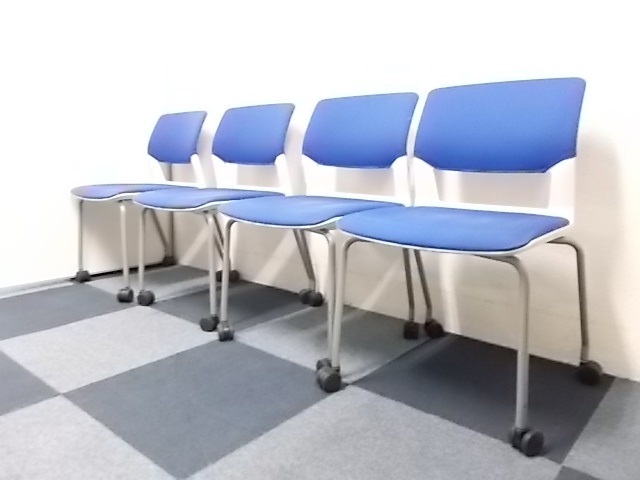【4脚セット商品】【会議の際の必需品！】コクヨ製のミーティングチェア！ブルー【重ねて収納可能！】【専門業者によりクリーニング済み】

                        その他シリーズ
                                    中古
            