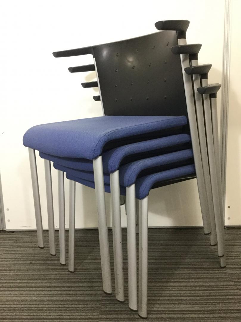 【4脚セット】定番スタッキングチェアセット入荷いたしました！
                        その他シリーズ
                                    中古
            
