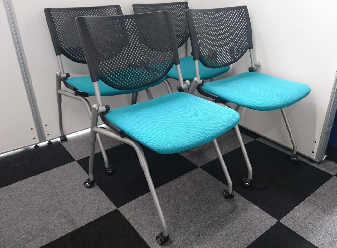 【コンパクトに畳めます！】【4個セットオカムラチェア】【キャスター付きで移動も楽々】
                        プロスタック
                                    中古
            