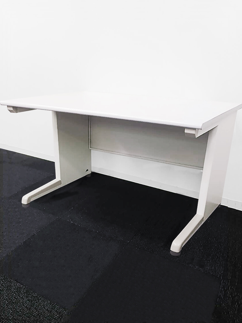 【関西倉庫在庫】オフィスバスターズオリジナルデスク！幅1200タイプ　今なら数揃います！！
                        ホワイトドラゴン
                                    新品
            