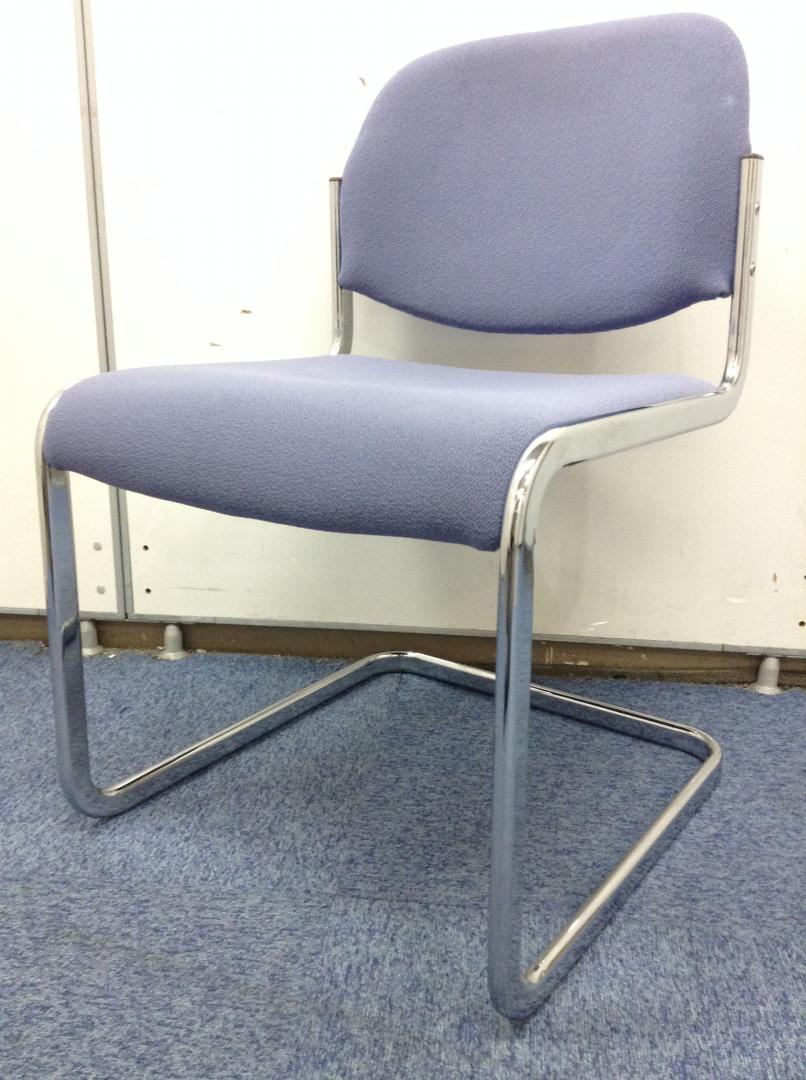 【おつとめ品】【4脚入荷】座面布タイプでクッション性もあり優しい座り心地！
                        その他シリーズ
                                    中古
            