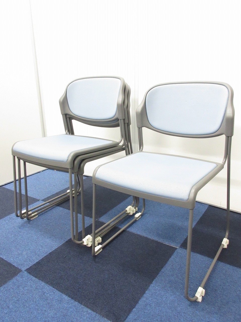 【4脚セットでお買い得！！12,000円→10,000円】簡易的なミーティングスペース用のチェアとしておススメ！【会議室用チェアセット】
                        その他シリーズ
                                    中古
            