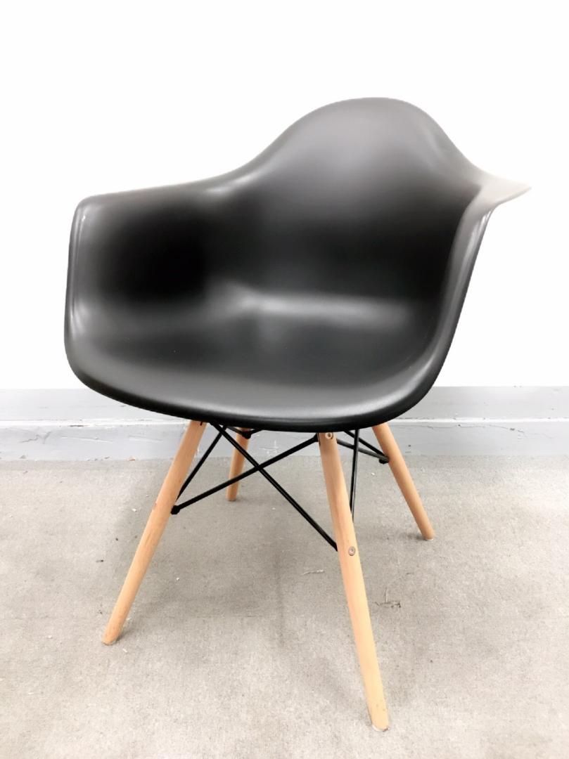 [4脚入荷‼][リプロダクト品]イームズ サイドシェルチェア　ミーティングチェア
                        その他シリーズ
                                    中古
            