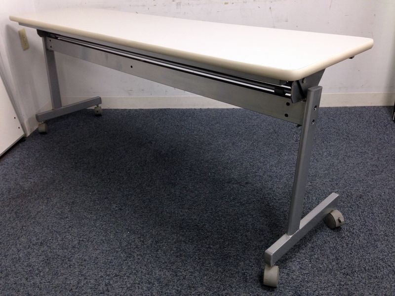 【残り2台！最終価格！9800→5800円】会議室の定番サイドスタックテーブルがロットにて入荷です！【おつとめ】
                        その他シリーズ
                                    中古
            