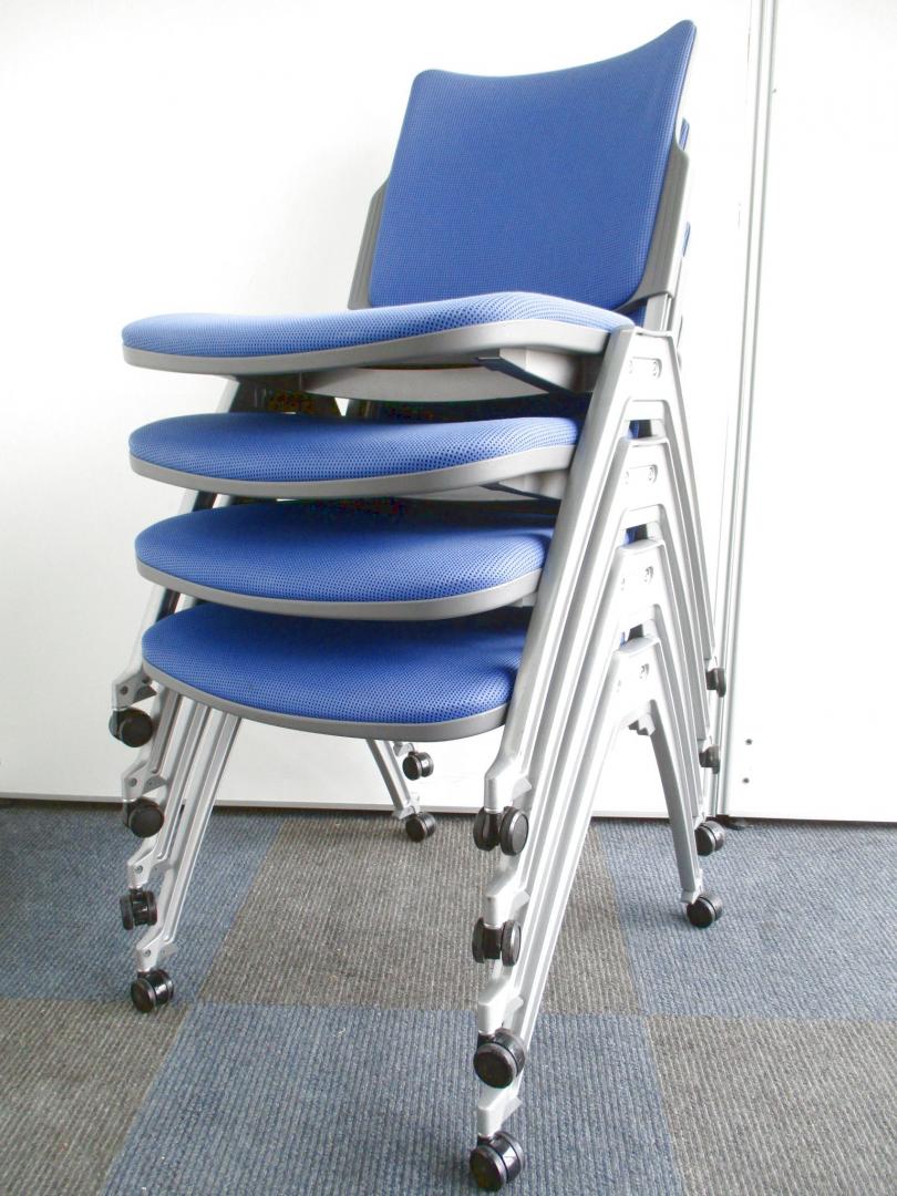 【お得な4脚1セット！】単体で購入よりお安くなります！【重ねて収納可能！】
                        その他シリーズ
                                    中古
            