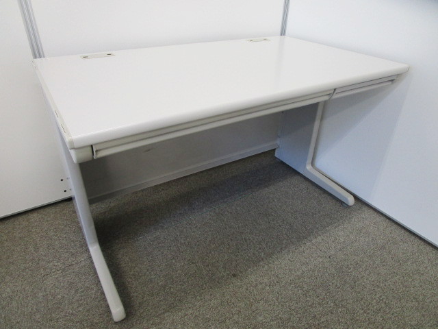 ★W1200の広々デスク★頑丈なスチール作りで長持ちします!!★　オカムラ製SD-vシリーズ
                        SD-Vデスクシステム
                                    中古
            