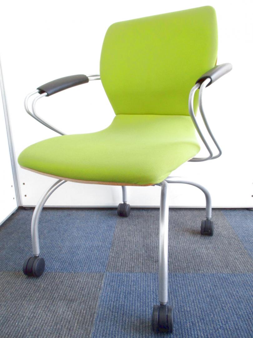 【鮮やかなライトグリーン色！】イトーキ製のシンタチェア！【受注生産品です！】
                        シンタ
                                    中古
            
